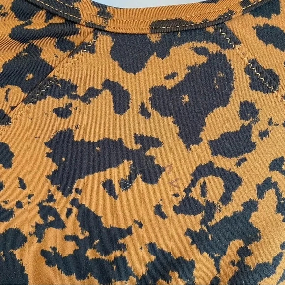 Varley Let's Move Kellam Bra
- Bronze Cheetah. SIZE. SMALL - Picture 14 of 16